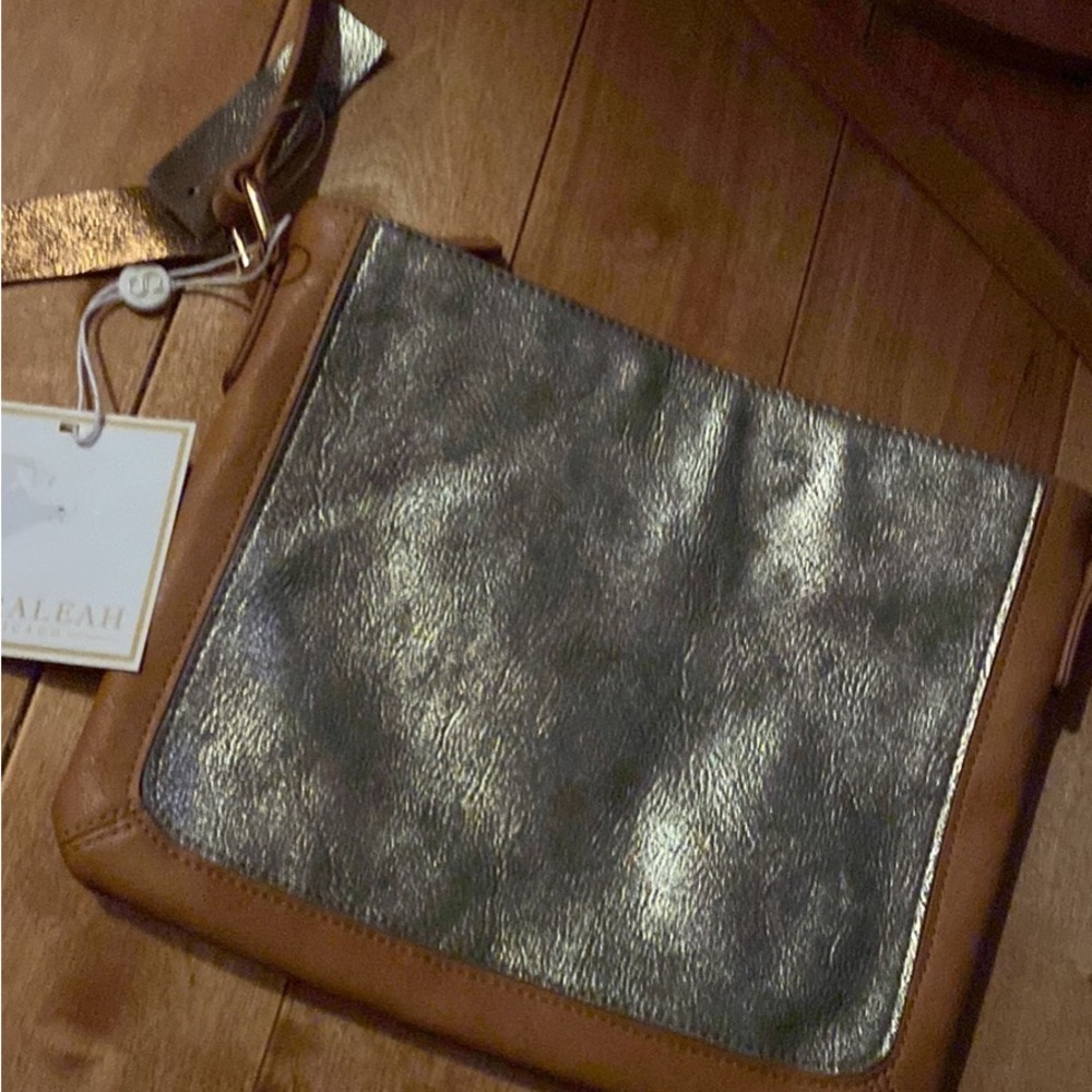 NWT Shiraleah Chicago Metallic Silver & Tan Vegan Leather Crossbody Bag